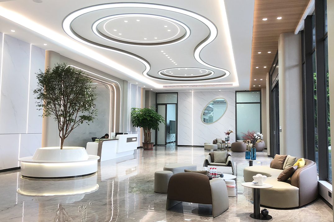 365英国上市·美妆领航者